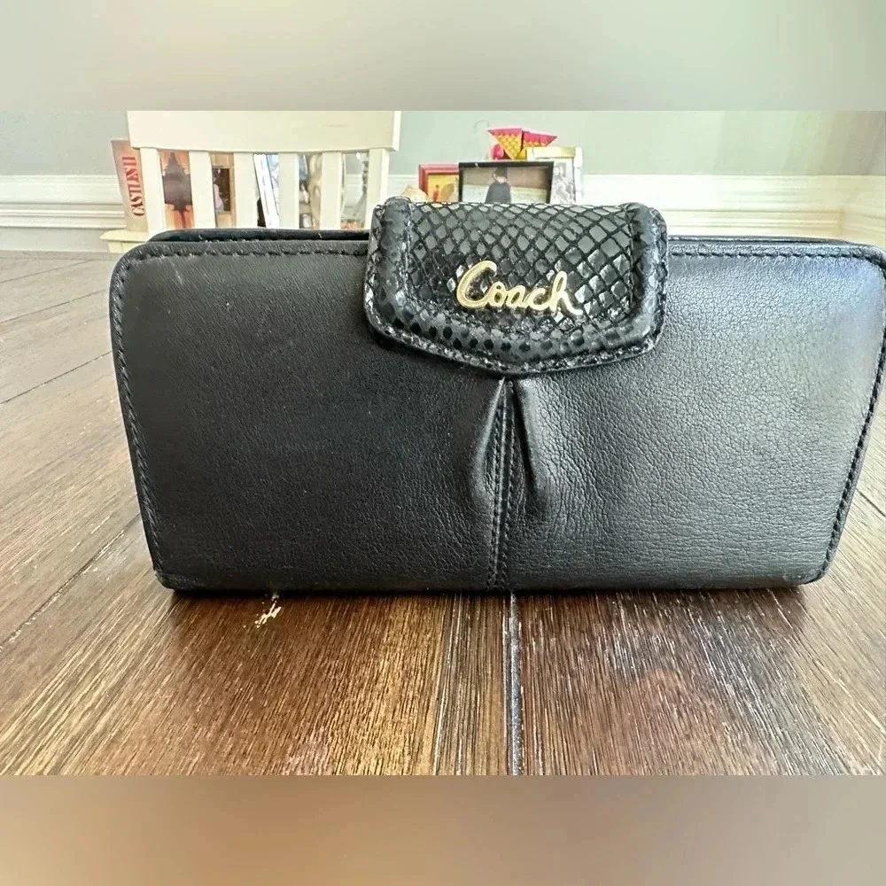 Coach Ashley wallet